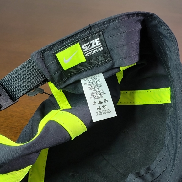 Nike Air Max Plus Heritage 86 Unisex Black Hat Cap - Picture 6 of 8